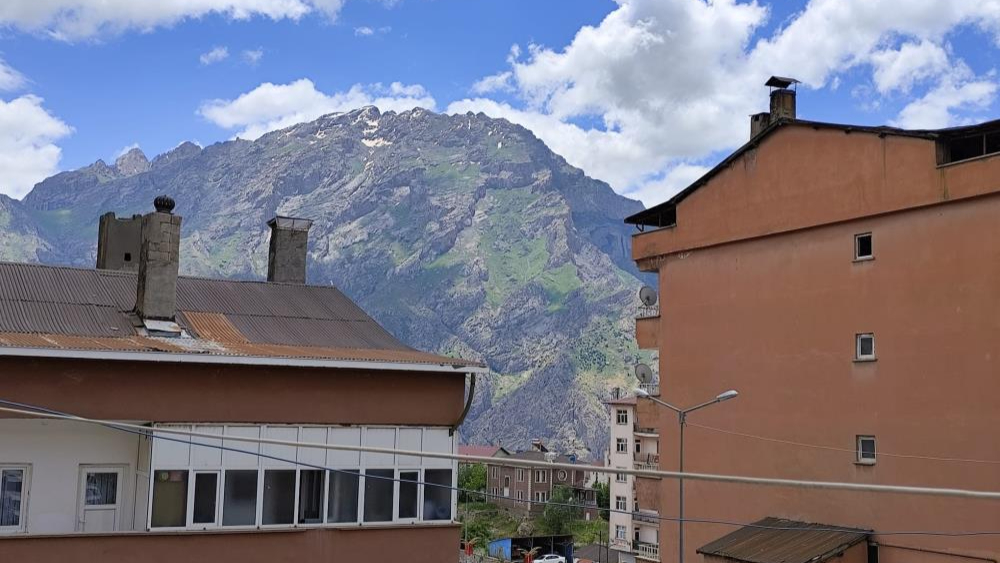 Hakkari'de haziran ayında kar sürprizi