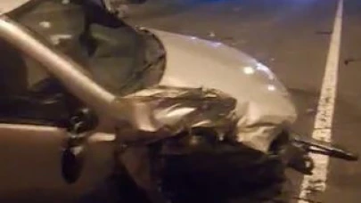 Ardahan'da iki otomobil çarpıştı: 3 yaralı