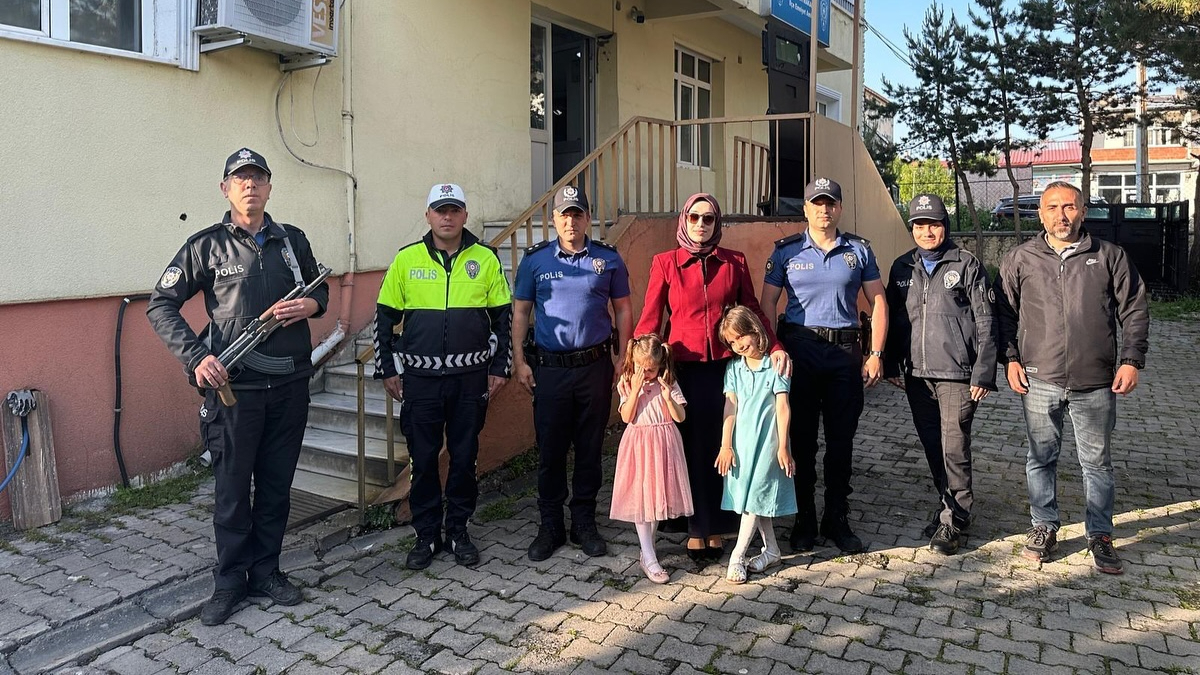 Hanak’ta Bayramda görev yapan ekipler unutulmadı