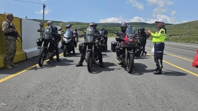 Jandarma motorcuları bilgilendirdi