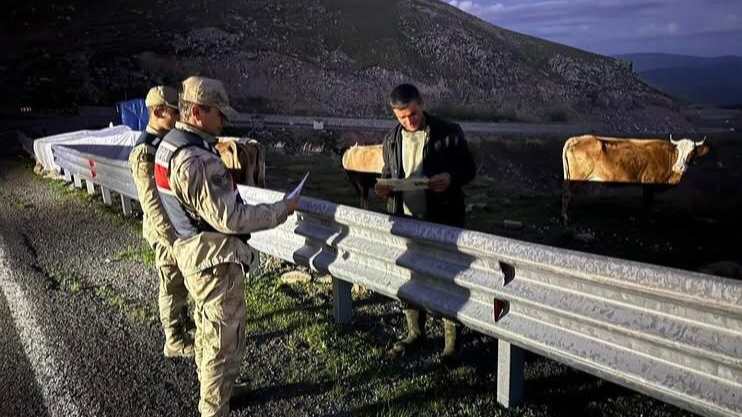 Ardahan’da Jandarma vatandaşı bilinçlendiriyor