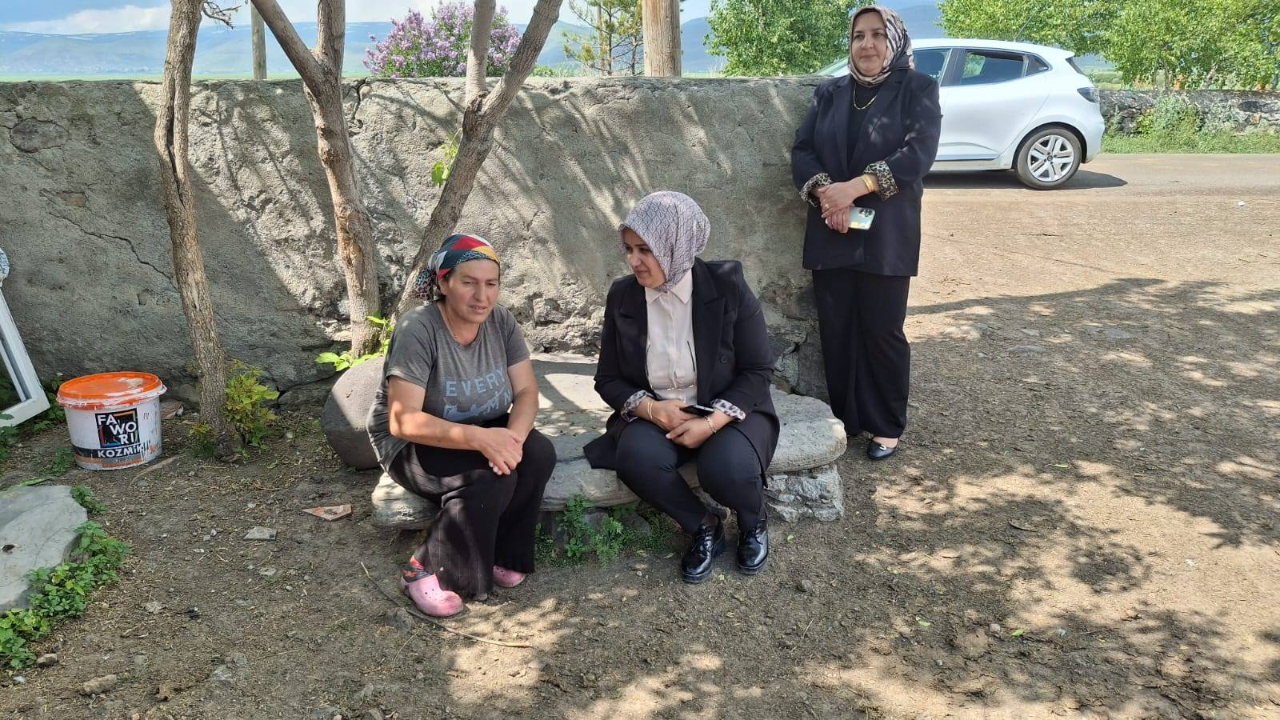 Ak kadınlar sahada: Başkan Özdemir’den bayram ziyareti
