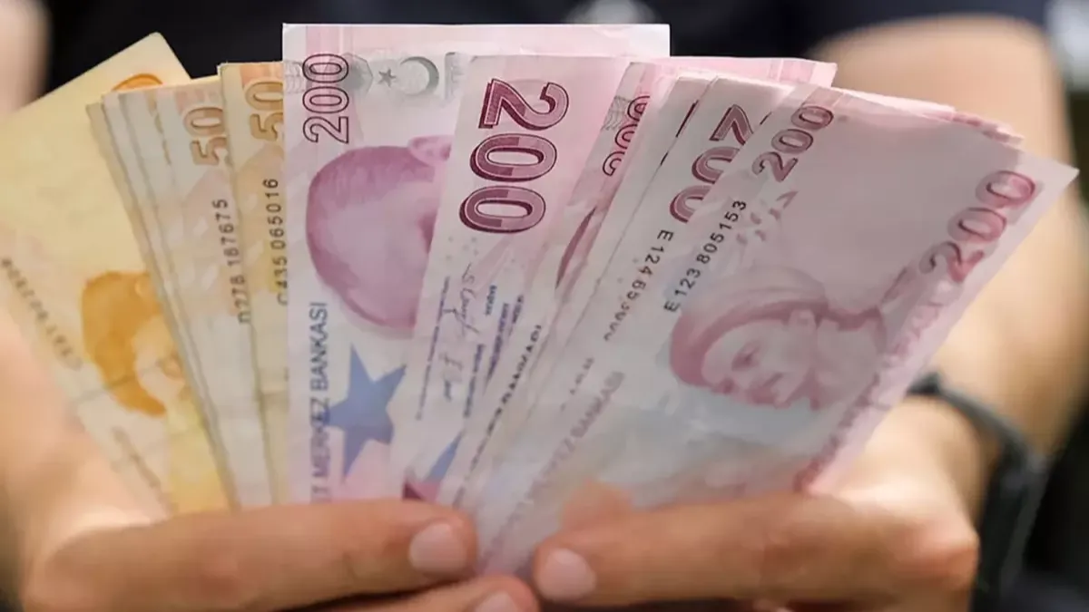 Hükümet, 600 bin kamu işçisi için zam teklifini yarın verecek