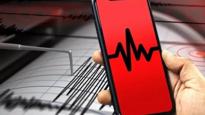 İstanbulluları gece uykusundan uyandıran deprem bildirimi