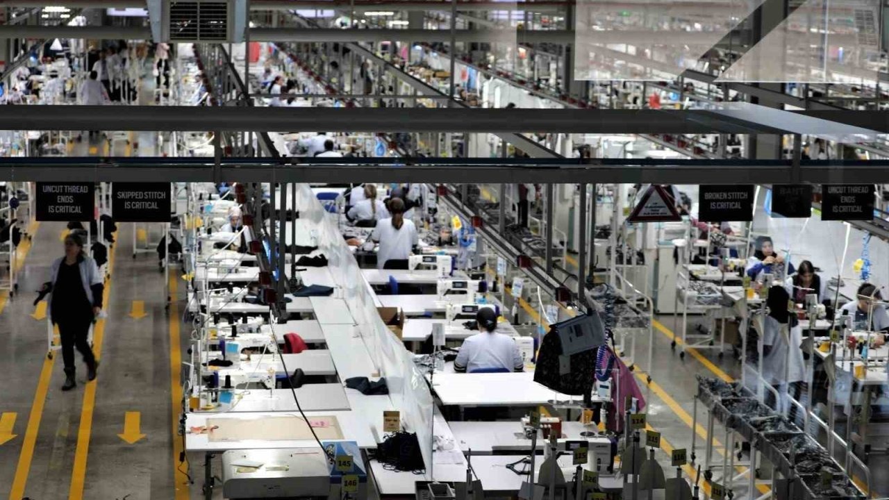 Sanayi üretimi yıllık yüzde 3,3 arttı