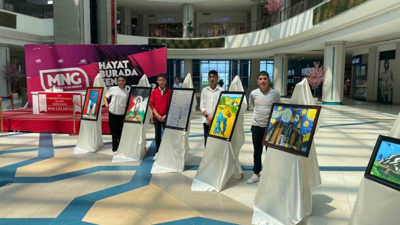 Öğrencilerin göznuru emekleri görücüye çıktı
