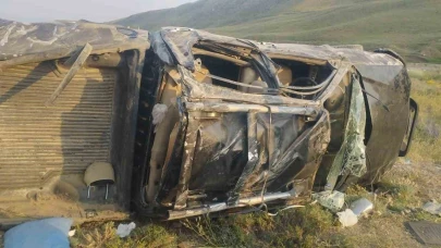 Başkale’de kamyonet takla attı: 4 yaralı
