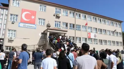 LGS maratonu başladı! 1 milyondan fazla öğrenci geleceği için ter döküyor