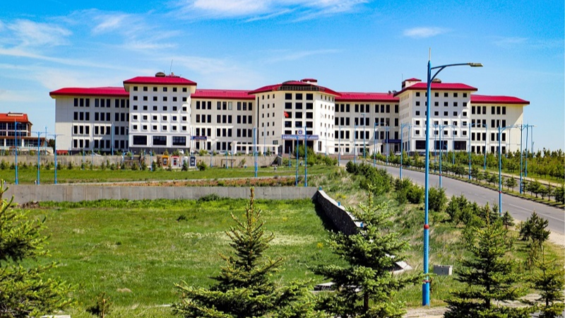 Ardahan, üniversitede sınıfta kaldı!