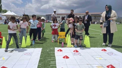 Diyadin’de çocuk şenliği renkli görüntülere sahne oldu