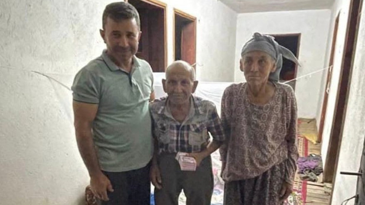 Yangında 80 bin lirasını kaybeden yaşlı adamın parası yenisiyle değiştirildi