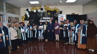 Bulanık’ta okuma yazma hayali kuran kadınlar, yıllar sonra hayallerine kavuştu