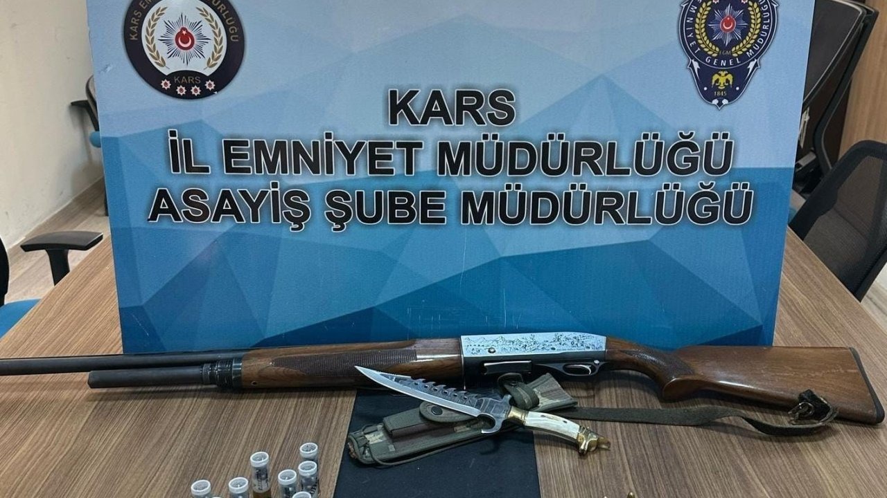 Kars’ta silah, tüfek ve mühimmat ele geçirildi