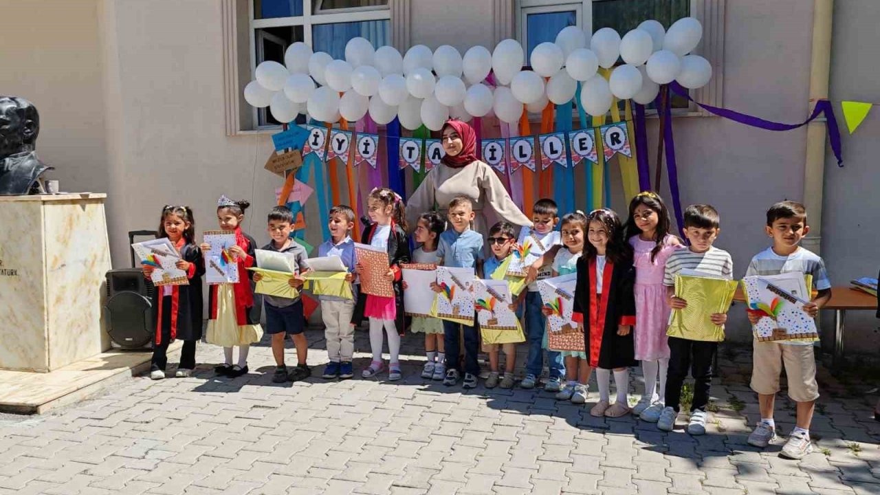 Tercan’da 2 bin 12 öğrenci karne aldı