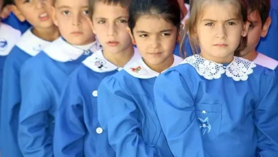 Karne gününde sürpriz karar! Okullarda kıyafet yönetmeliği yeniden değişiyor