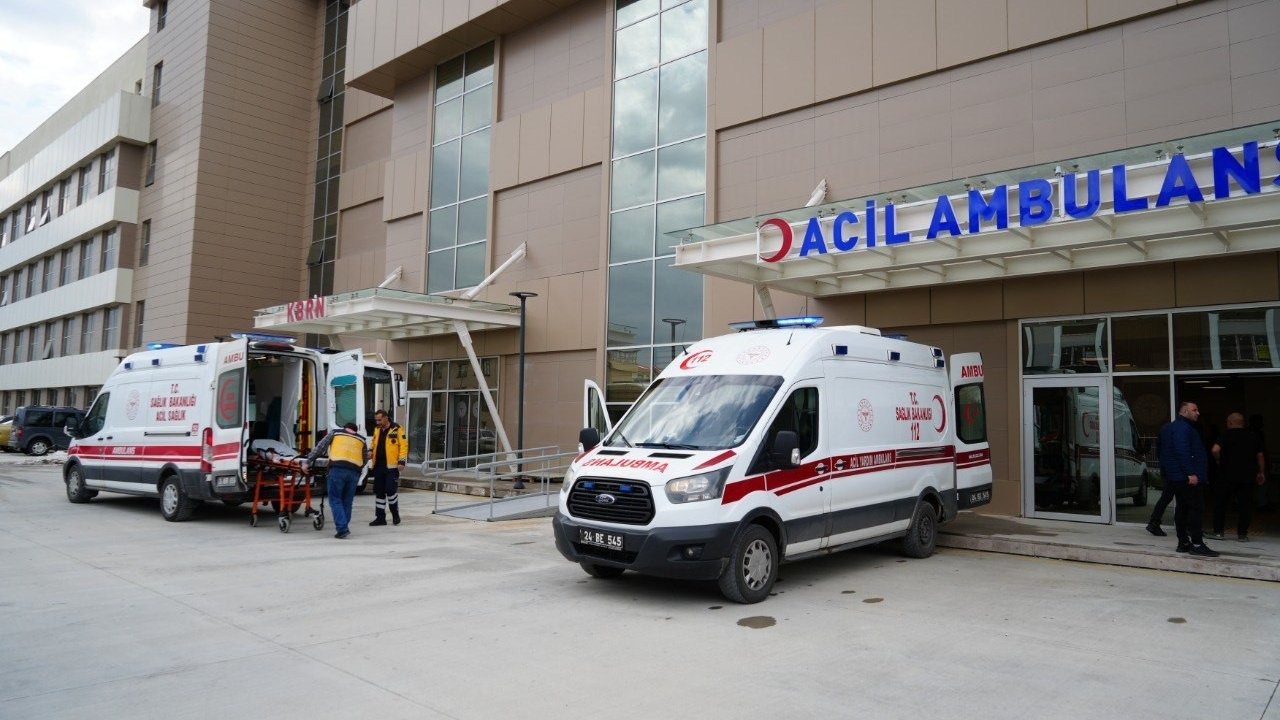 Erzincan’da trafik kazası: 4 yaralı