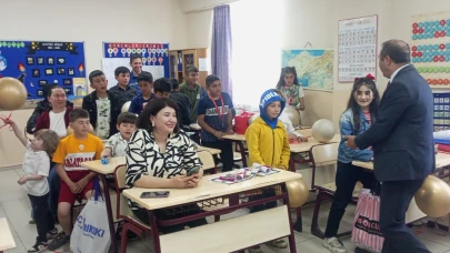 Çıldır İlkokulu'nda karne coşkusu yaşandı