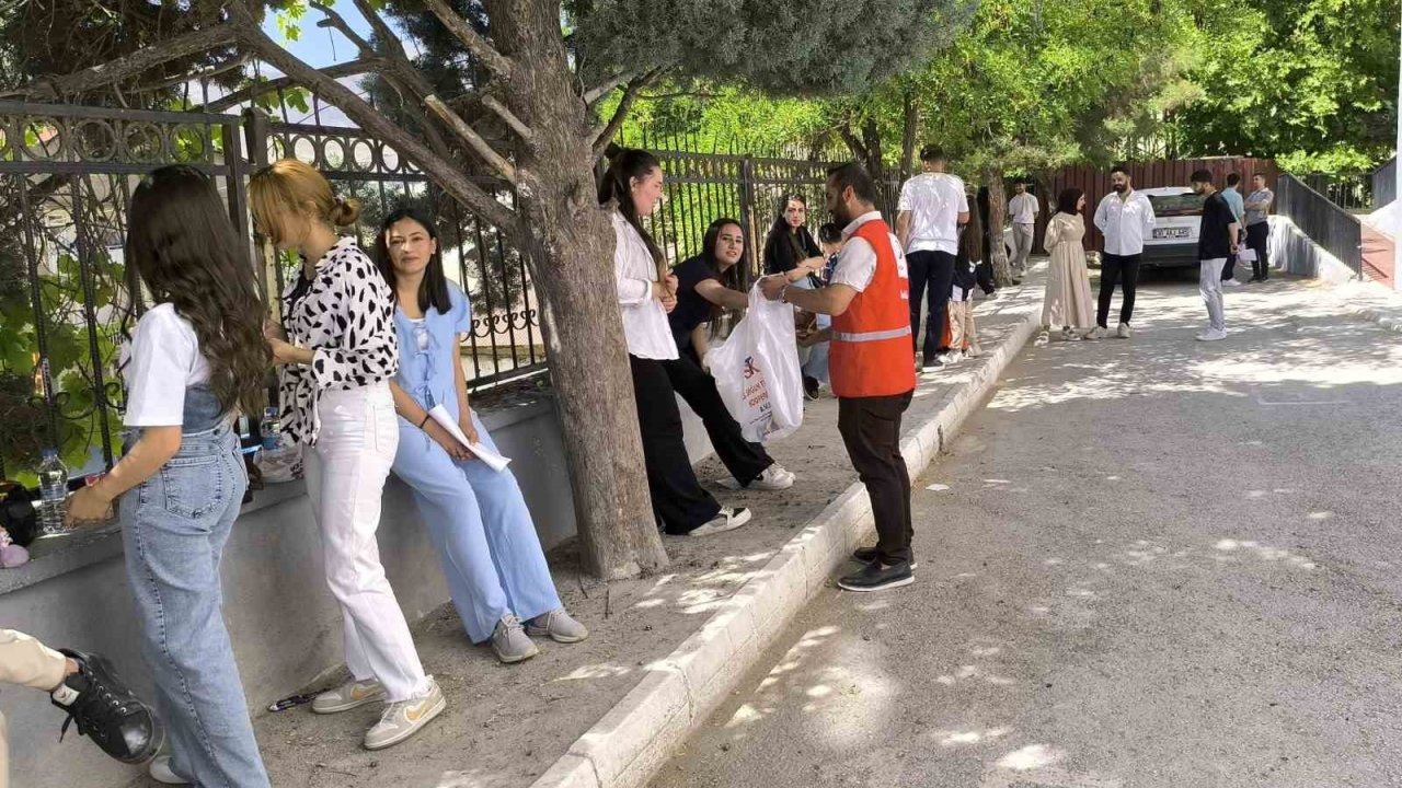 Kızılay’dan YKS adaylarına moral desteği