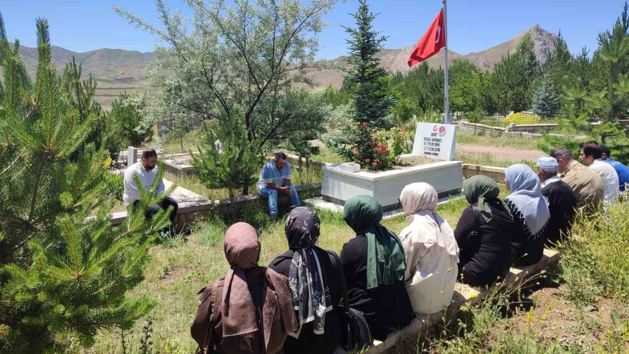Tercan’da Şehit Bayracı, şehadetinin 7. yıl dönümünde yad edildi