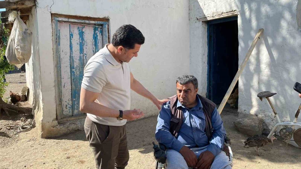 Kars MHP’den ihtiyaç sahibi aileye yardım eli
