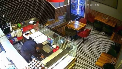 Van’da börekçide hırsızlık kameraya yansıdı