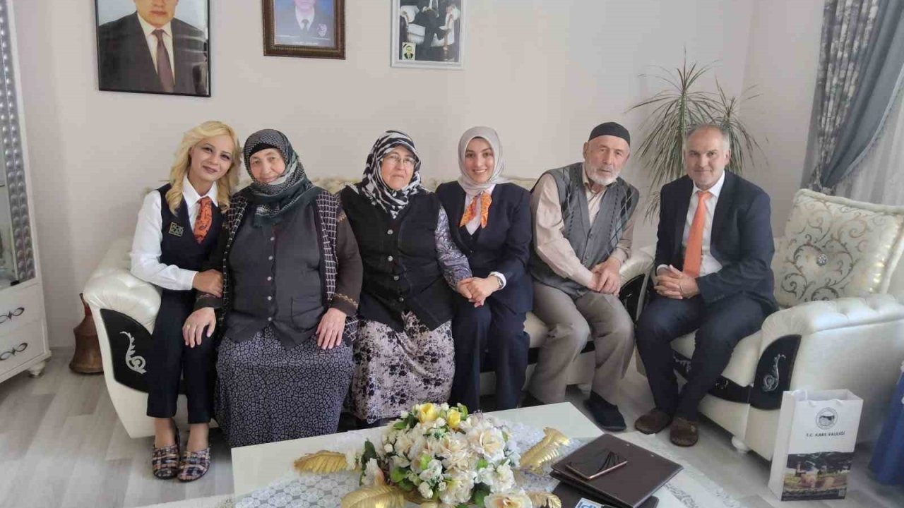 Kars’ta şehit yakınları evlerinde ziyaret edildi