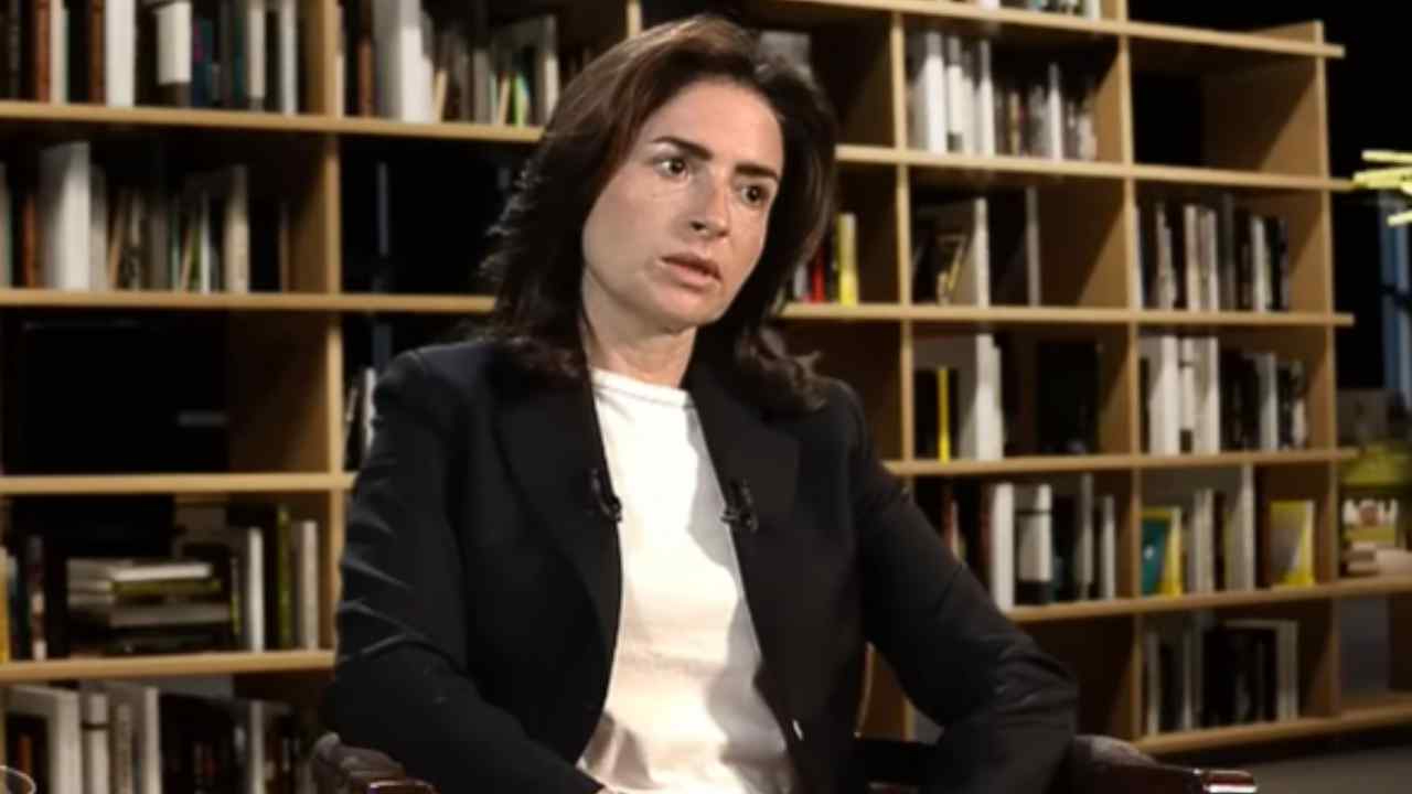 Raife Gülru Gezer kimdir, nerelidir? İşte hayatı, kariyeri ve bilinmeyen yönleri