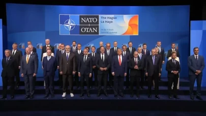 NATO Zirvesi'nde aile fotoğrafı! 32 ülkenin lideri aynı karede