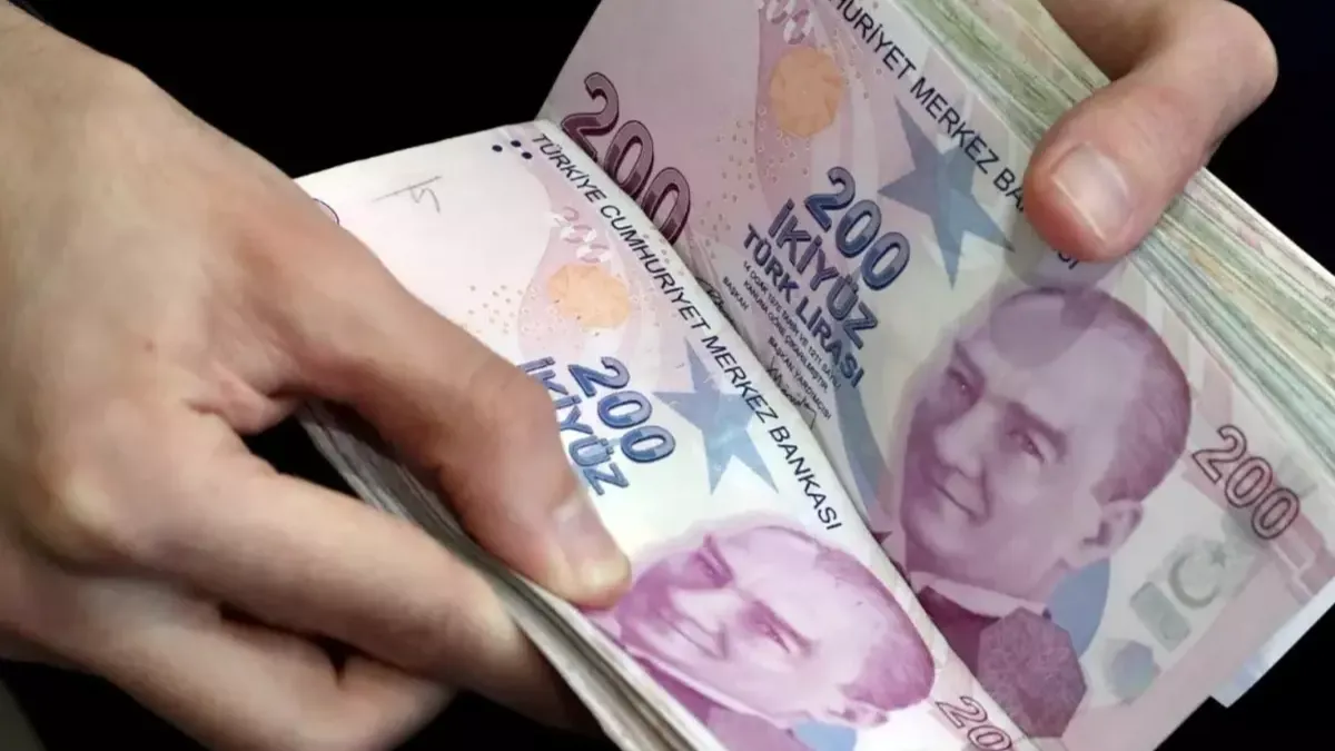 Asgari ücrete zam yapılacak mı? AK Parti'den açıklama geldi