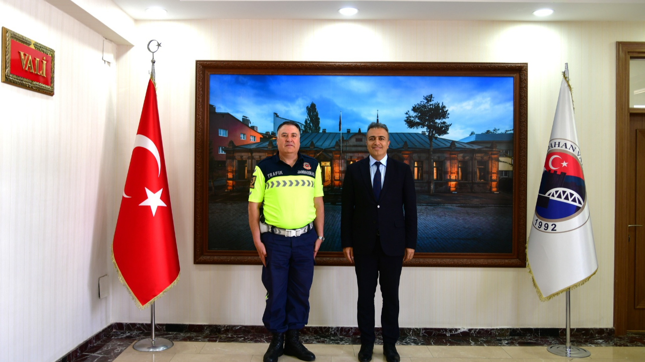 Trafikte disiplin ve özveriyle çalıştı, takdirle uğurlandı