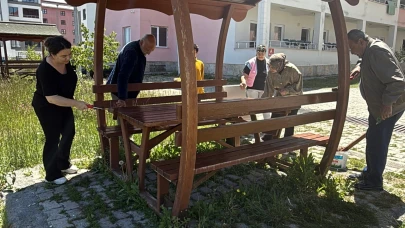 Birlikte boyadılar, birlikte güldüler