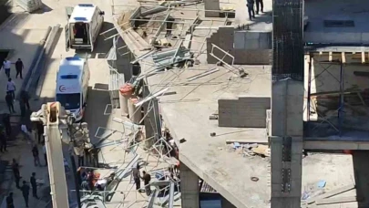 Elazığ’da inşaatın iskelesi çöktü: 2 işçi yaralandı