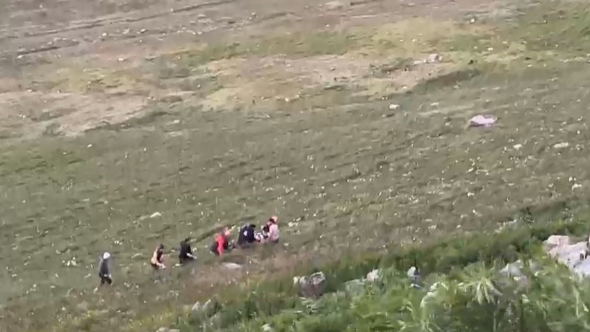 Kontrolden çıkan otomobil uçuruma yuvarlandı: 2 yaralı