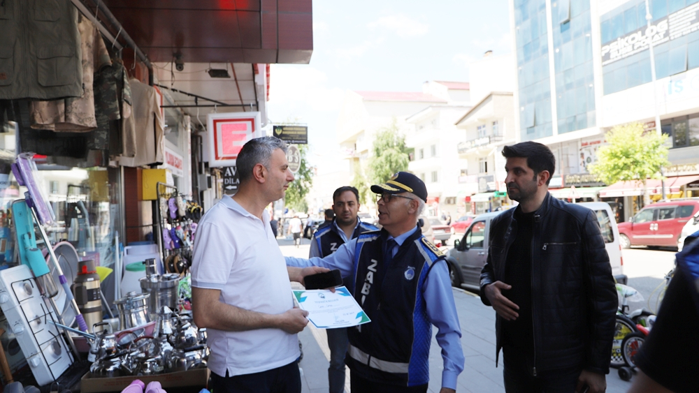 Ardahan’da kaldırım işgallerine karşı zabıta denetimi