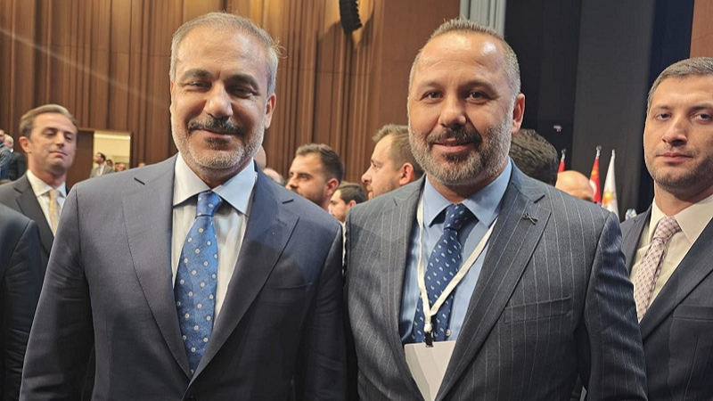 Hakan'lar buluştu, benzerlik şaşırttı