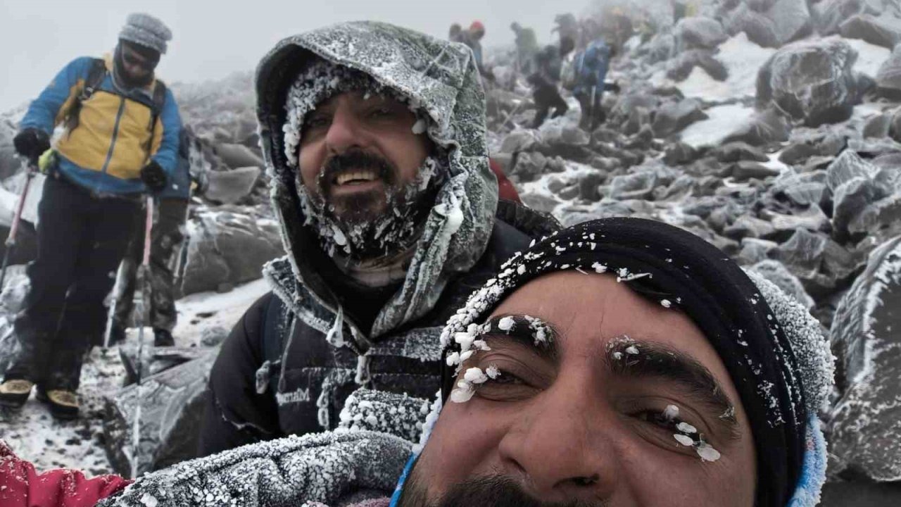 Ağrı Dağı’nda temmuz soğuğu: Zirvede eksi 35 derece
