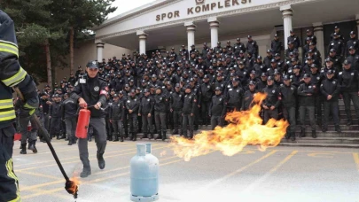Polis adaylarına yangın eğitimi