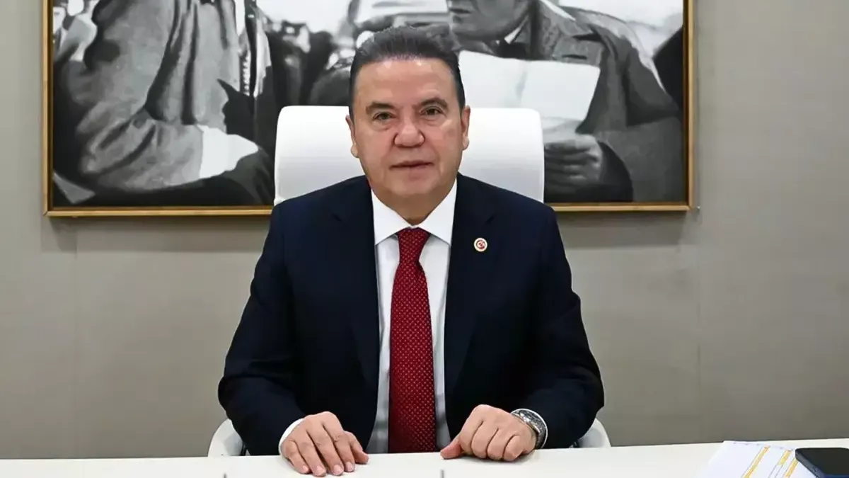 Antalya Büyükşehir Belediye Başkanı Muhittin Böcek'de gözaltında