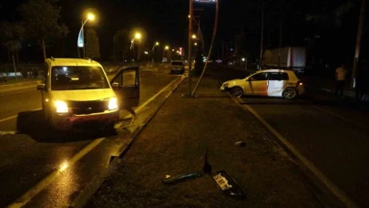 Malatya’da hafif ticari araç ile otomobil çarpıştı: 2 yaralı