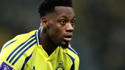 Fenerbahçe 77 milyon Euro'luk yeni golcusüne formayı giydirdi