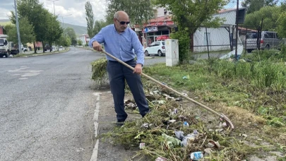 Esnaftan başkana veryansın: ister türkü söyle istersen saz çal ama şehrin çöplerini temizle