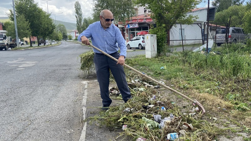 Esnaftan başkana veryansın: ister türkü söyle istersen saz çal ama şehrin çöplerini temizle