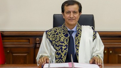 Rektör Emiroğlu halktan yardım istedi: YKS tercihi için çağrı da bulundu