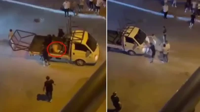 Hareketi gören mahalleli sokak ortasında meydan dayağı attı