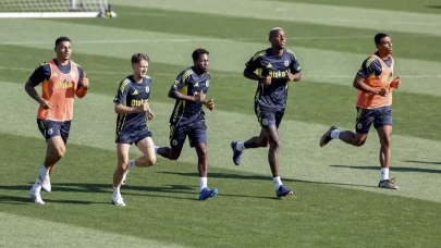 Fenerbahçe'nin Portekiz kampı kadrosu belli oldu! Yıldız isim İstanbul'da bırakıldı