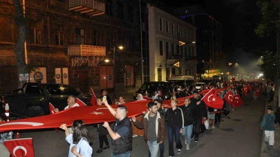 Karslılar 15 Temmuz’un 9’uncu yıl dönümünde meydanları doldurdu