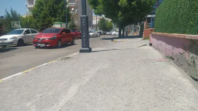 Lise caddesi kaldırımlarında C35 eksikliği