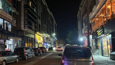 Lise Caddesi karanlığa gömüldü