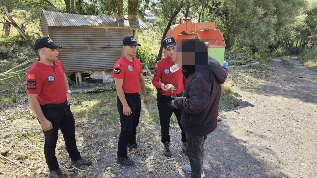 Jandarma kayıp şahsı buldu