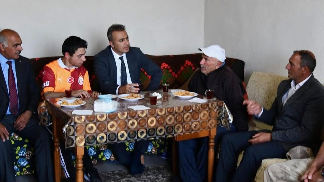 Vali Çiçekten Şehit Ailesine anlamlı ziyaret